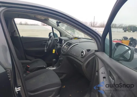 2016 Chevrolet Trax 1Ls z USA, uszkodzony, nr VIN 3GNCJKSB4GL222940